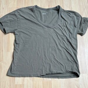 American Eagle Outfitters Dark Olive Short Sleeve Tee
